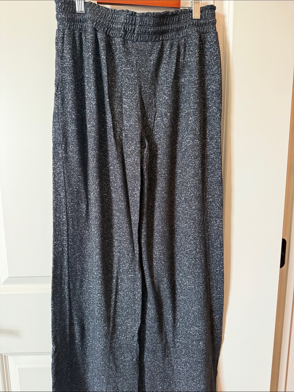 stars above charcoal speckled knit lounge pants - Picture 3 of 3